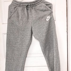gray boys nike sweatpants, xl